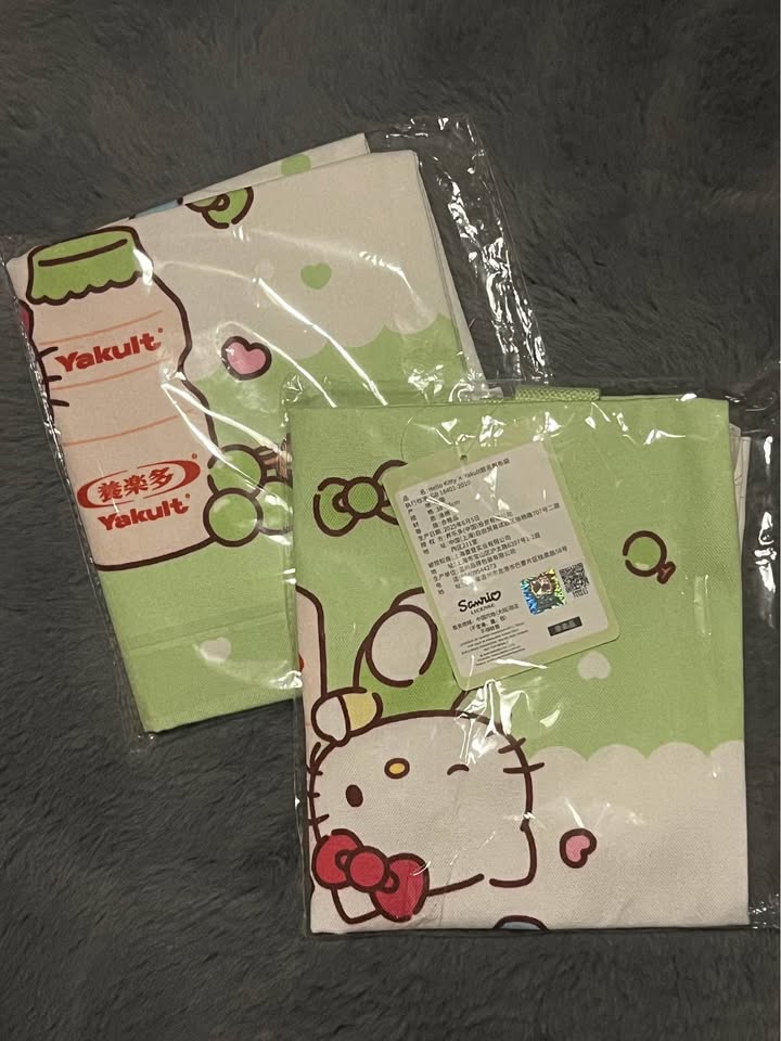 Hello Kitty Sanrio Tote Bag - Hello Kitty x Yakult - photo 2