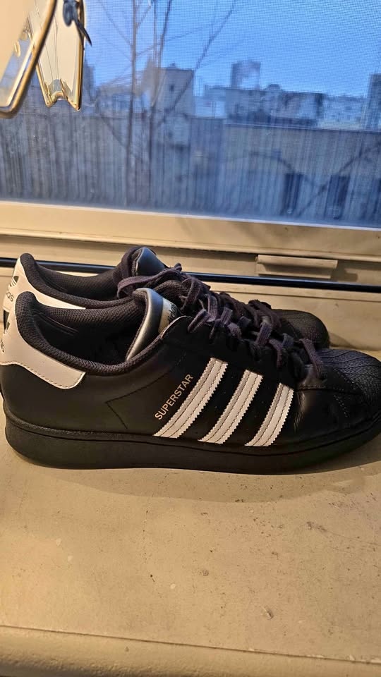 Used Men's Black Adidas Superstar Sneakers - Size 11.5