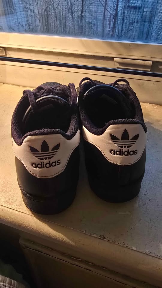 Used Men's Black Adidas Superstar Sneakers - Size 11.5 - photo 4