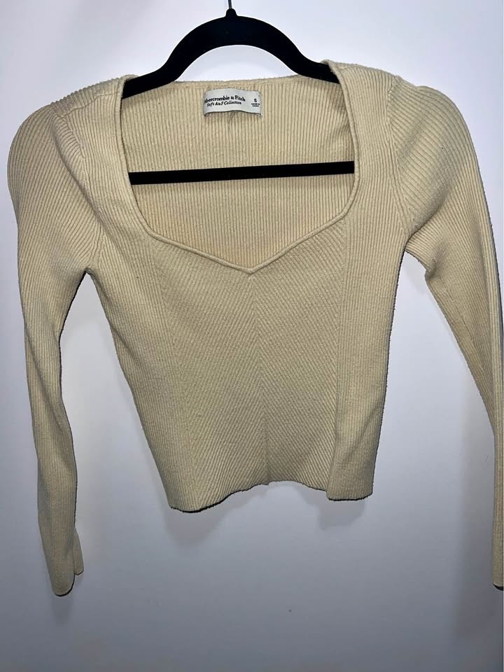 Abercrombie Yellow ribbed sweater🏆