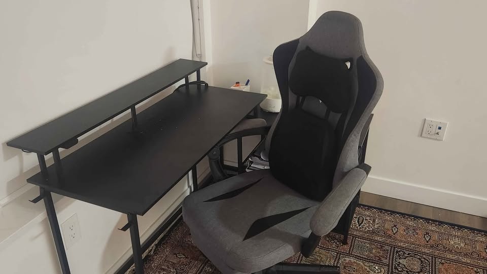 Compact Gaming Desk  - Excellent - photo 2