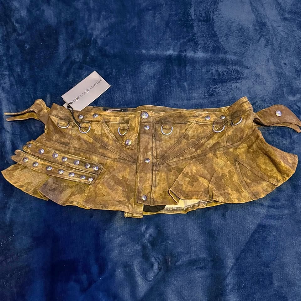 Brown waxed camo mini skirt