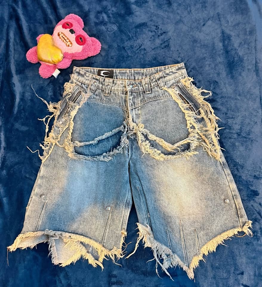 Distressed detachable jorts
