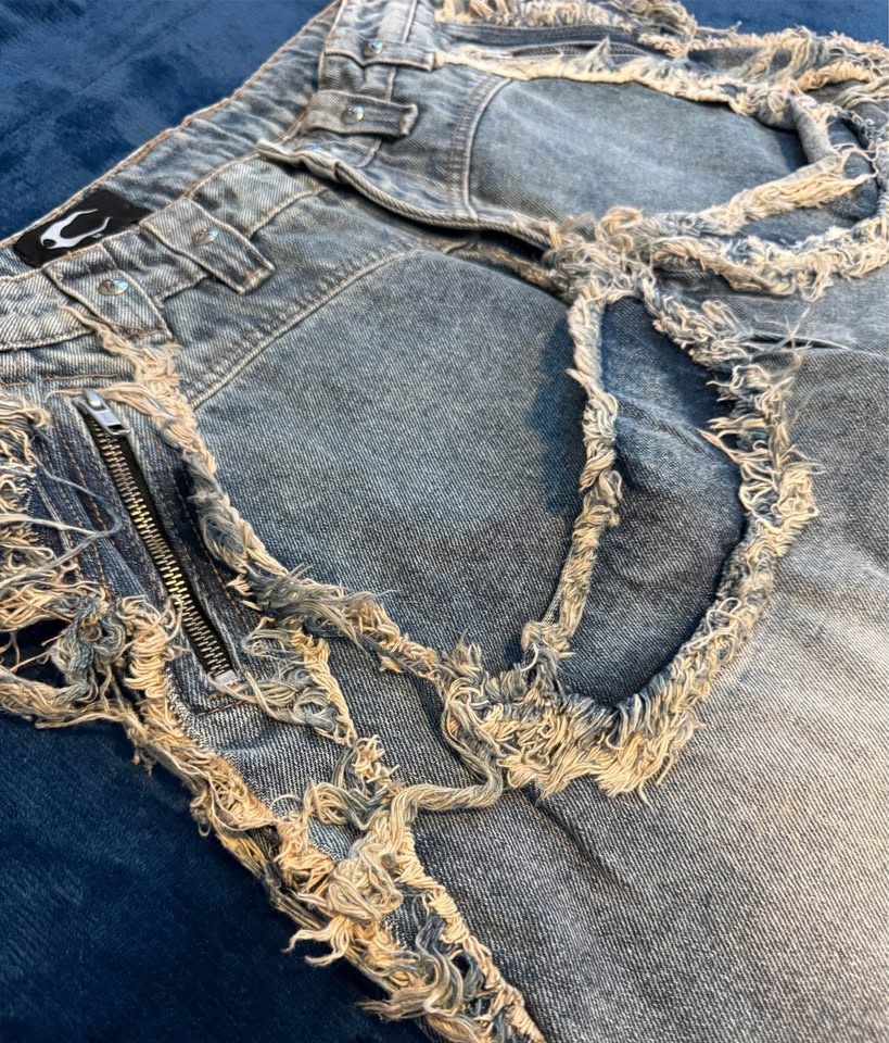 Distressed detachable jorts - photo 4