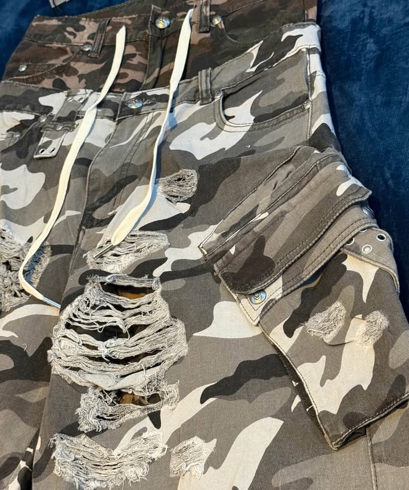 Double camo jorts (original tags) - photo 2