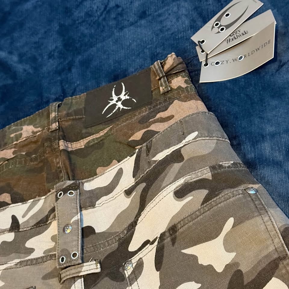 Double camo jorts (original tags) - photo 5