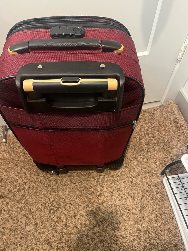 J World New York Carry-on Suitcase