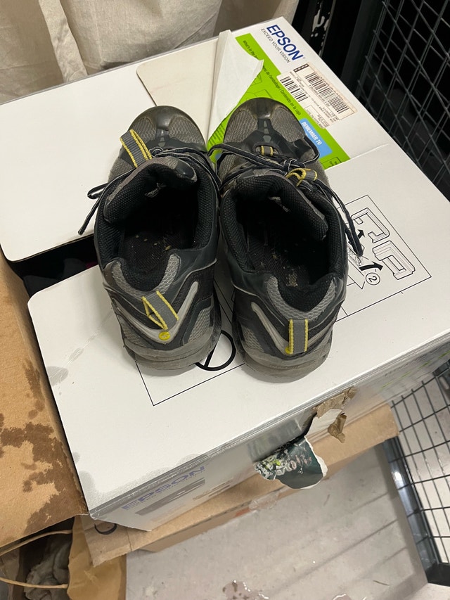 Hi-Tec Hiking Shoes - Size 9 - photo 5