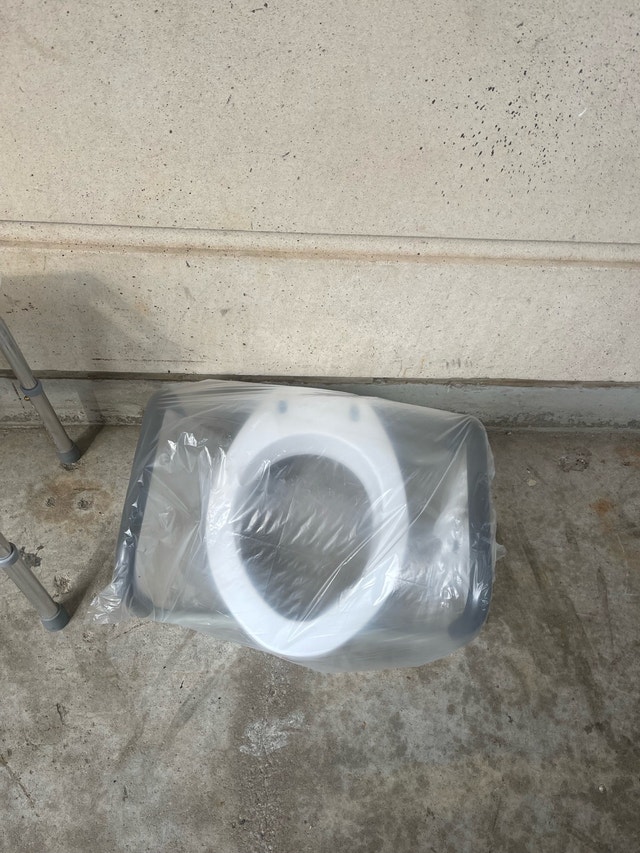 Raised Toilet Seat - photo 3