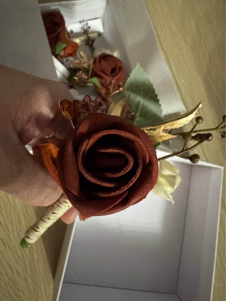 Boutonniere for Men, 6pcs Groom Groomsmen Boutonniere, Artificia - photo 3