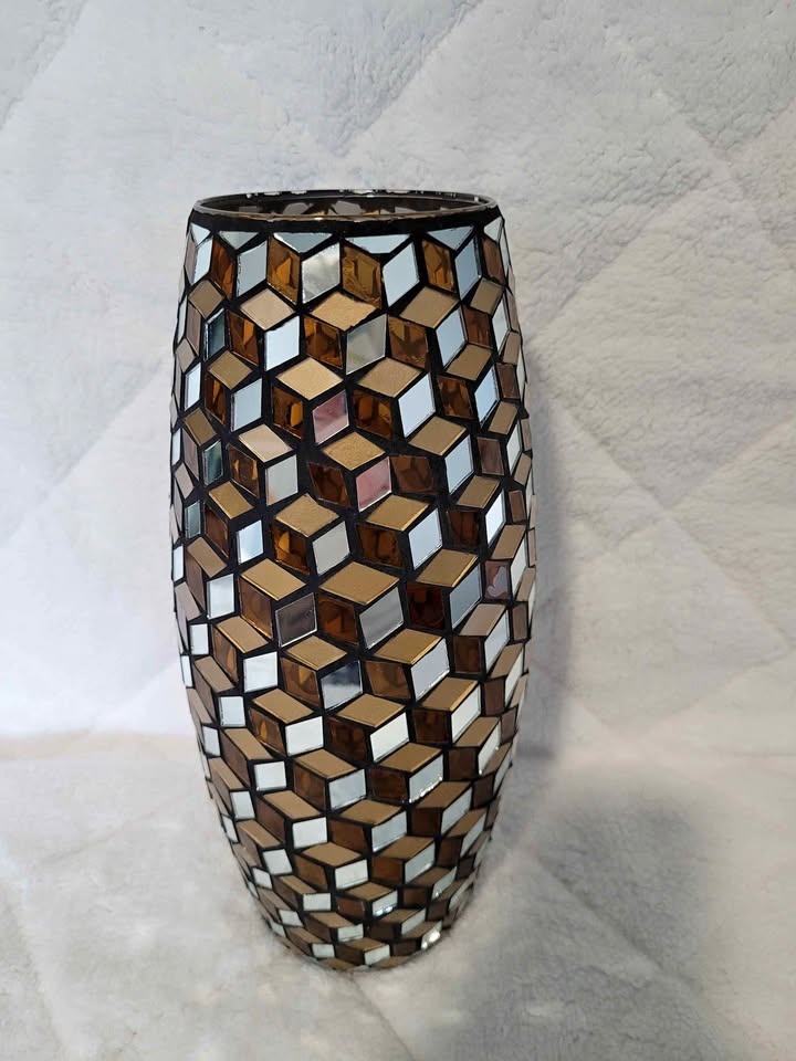 Glass vase - prismatic crystal and brown motif