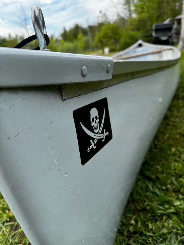 CANOE 16’5 REFURBISHED PAINTED