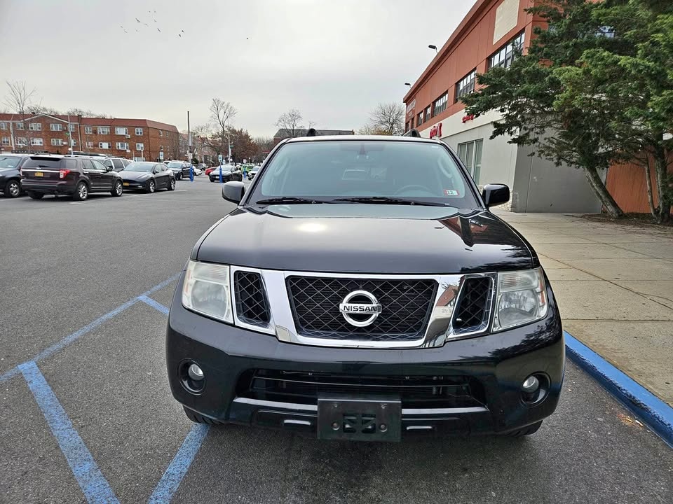 2012 Nissan Pathfinder · SV Sport Utility 4D