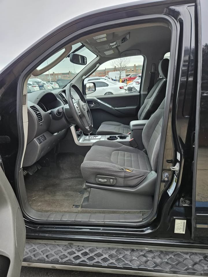 2012 Nissan Pathfinder · SV Sport Utility 4D - photo 3