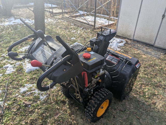 Poulan PRO 27" Gas Powered Snowblower - photo 2