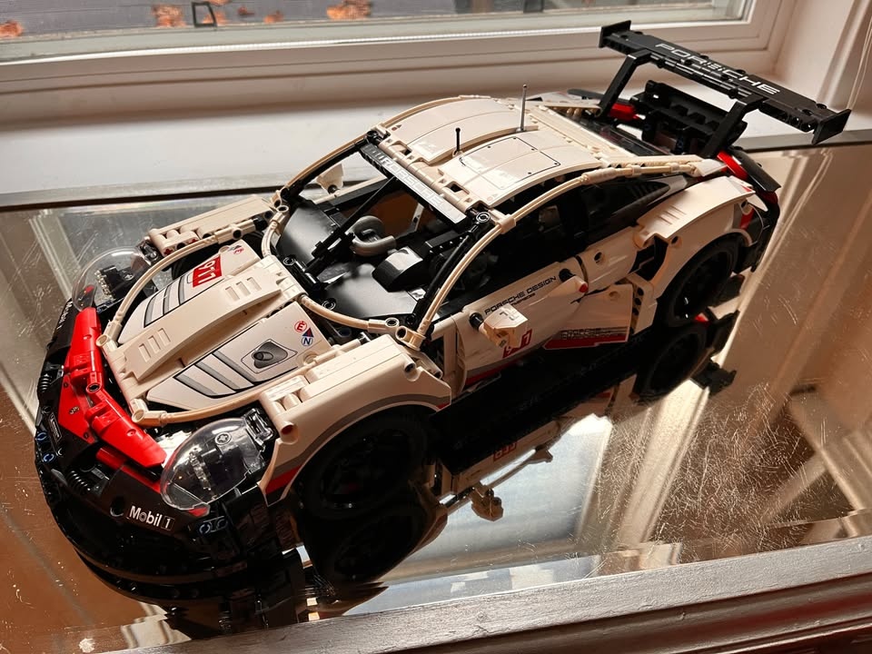 LEGO Technic Porsche 911 RSR model - photo 2