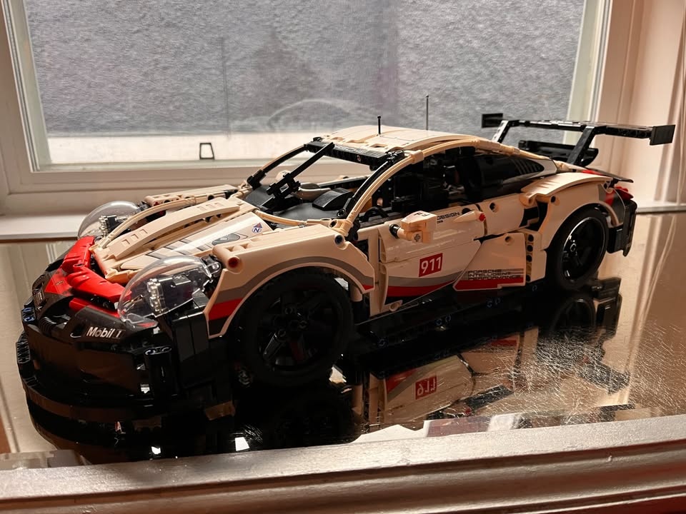 LEGO Technic Porsche 911 RSR model - photo 4