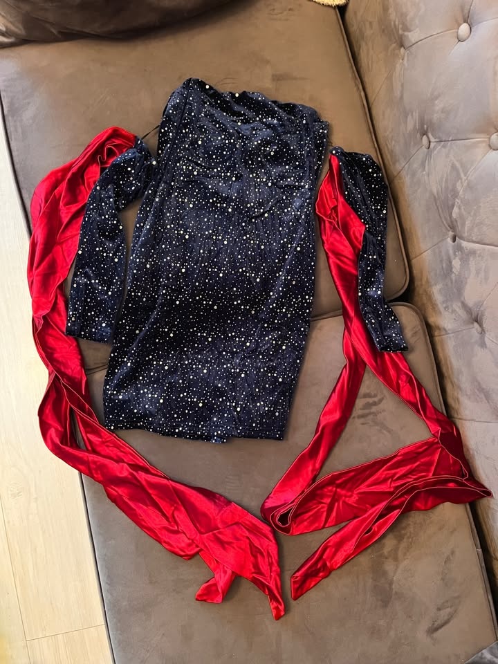 Velvet Starry Dress with Red Tie Detail - photo 3