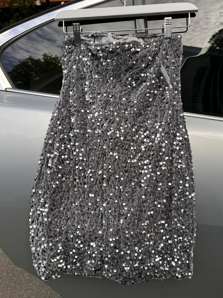 Silver sequin strapless party dress - photo 2
