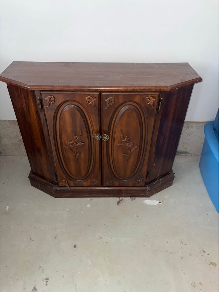 Small, 2 Door (angled) Antique Armoir/Hutch - photo 2