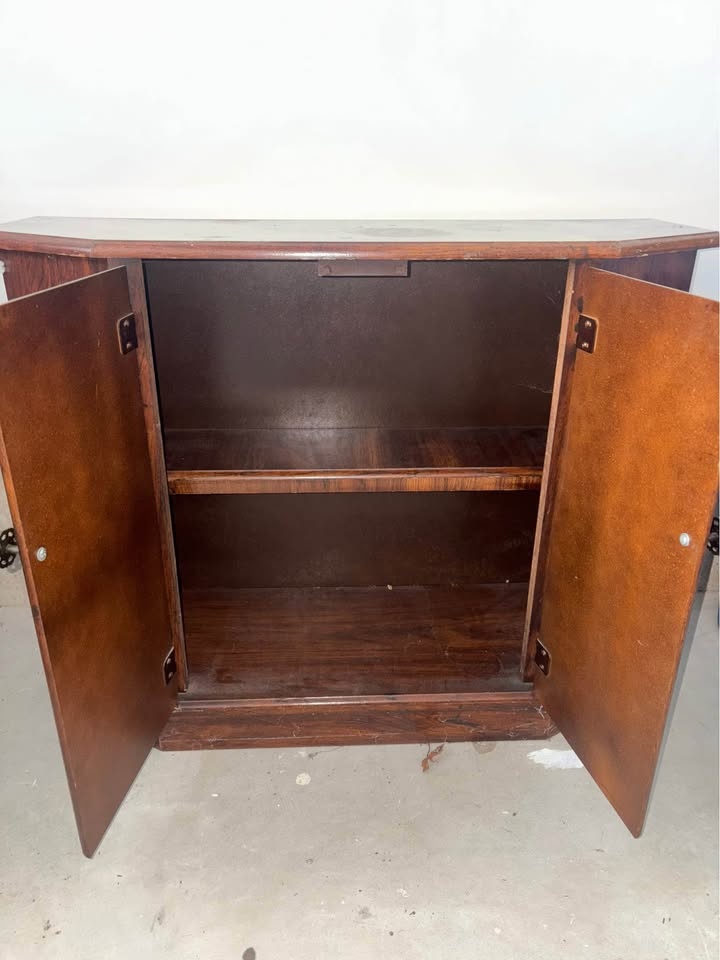 Small, 2 Door (angled) Antique Armoir/Hutch - photo 3