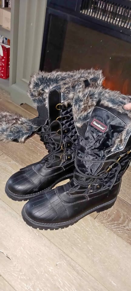 Womens Canadiana Winter boots
