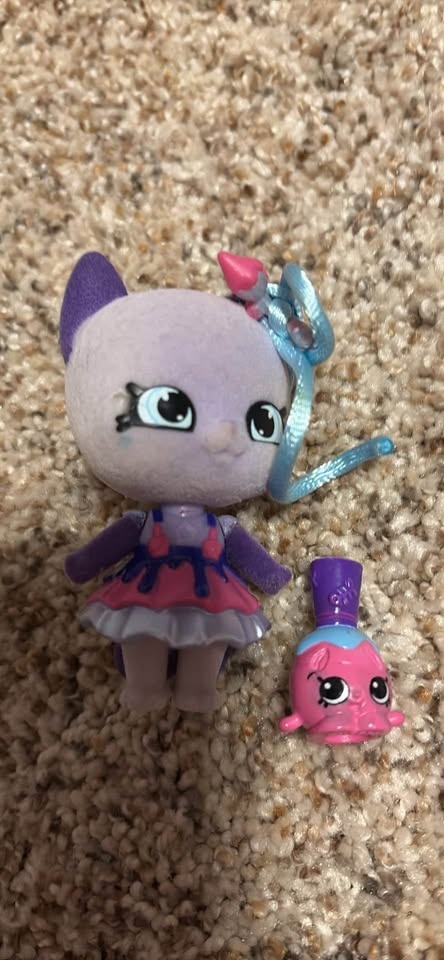 Shopkins Shoppets Wild Style Pretti Paws purple cat figure - photo 2
