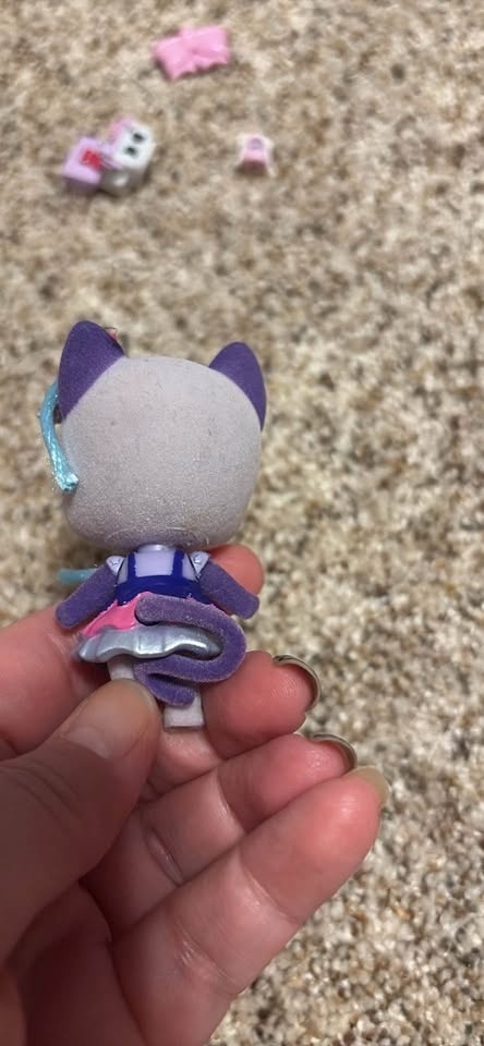 Shopkins Shoppets Wild Style Pretti Paws purple cat figure - photo 3