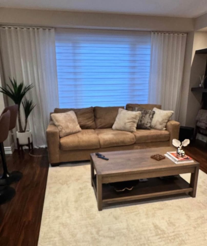 Couch with/without chaise - photo 2