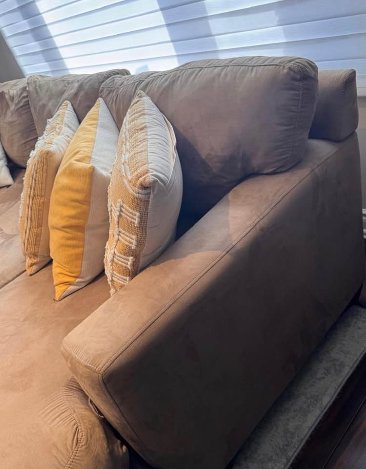 Couch with/without chaise - photo 3