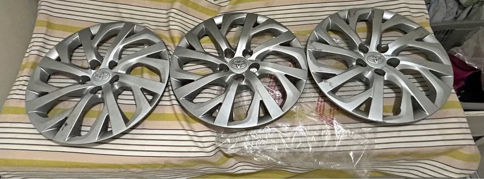 Toyota OEM Hubcaps – 17” (2 Pieces) **Best Offer**