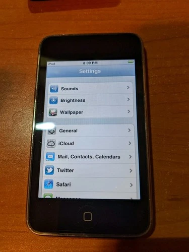 Apple iPod Touch 3rd Gen 32GB Black A1318 WORKS TESTED - photo 2
