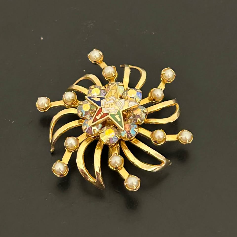 Vintage Gold-Tone Masonic Star Brooch - photo 2