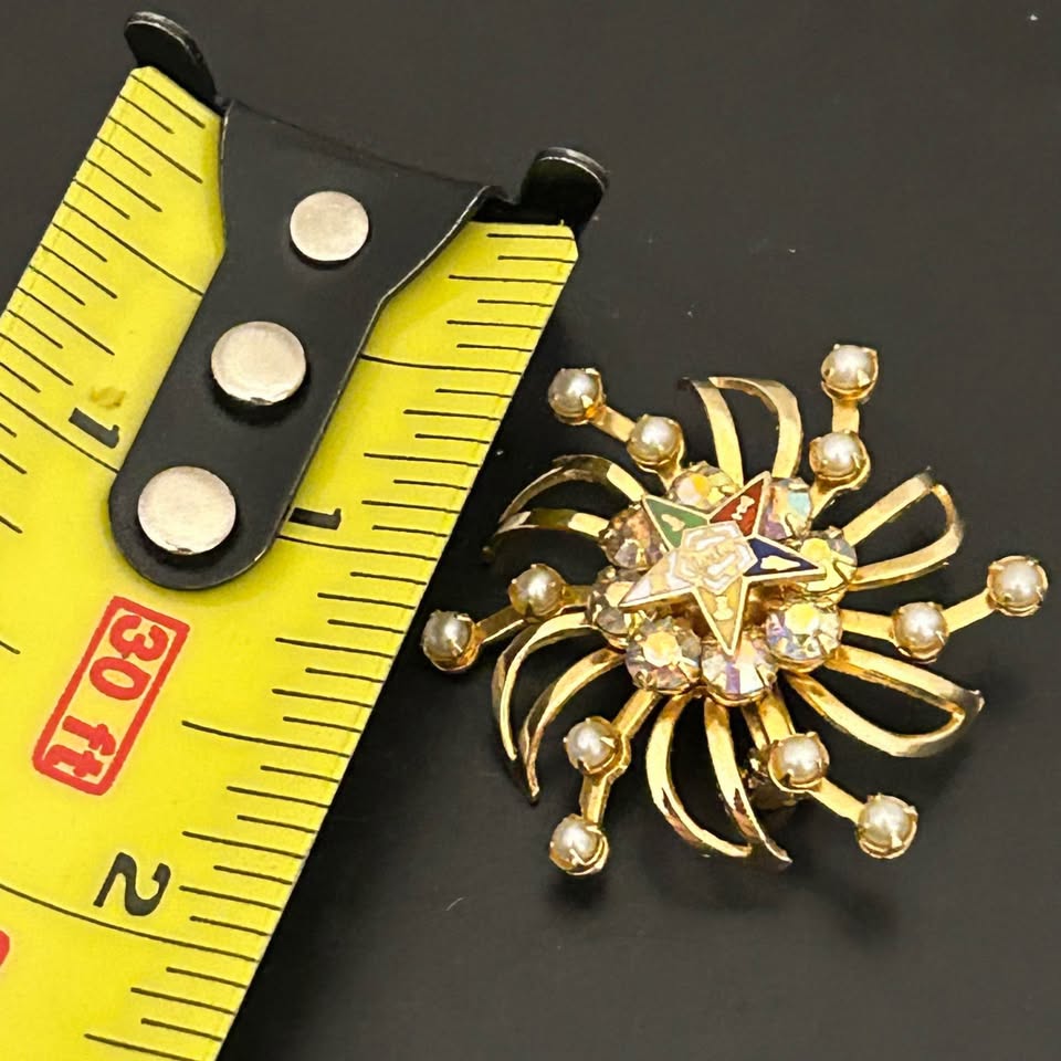 Vintage Gold-Tone Masonic Star Brooch - photo 4