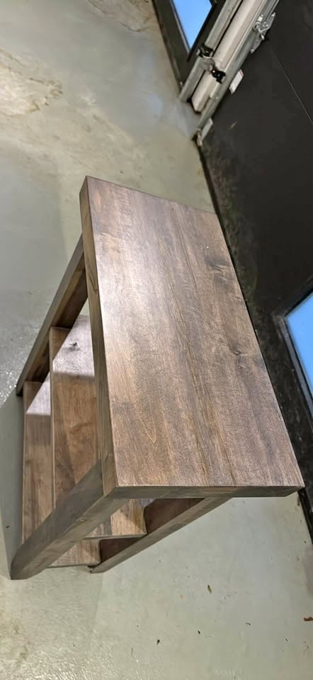 Side table/End table