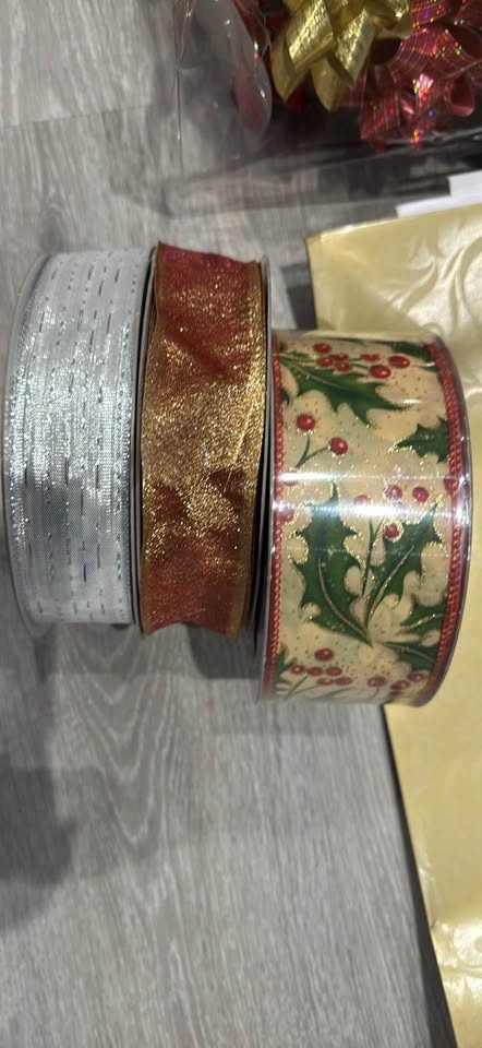 Gift wrap lot - photo 2