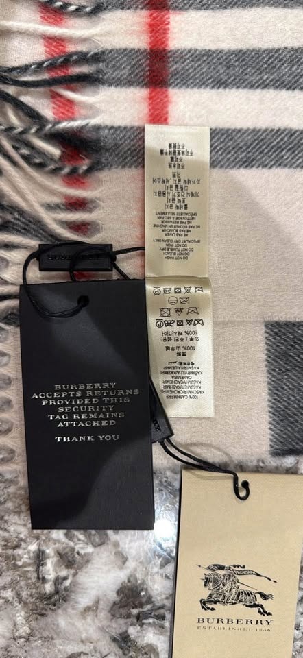 Burberry children Scarf - photo 2