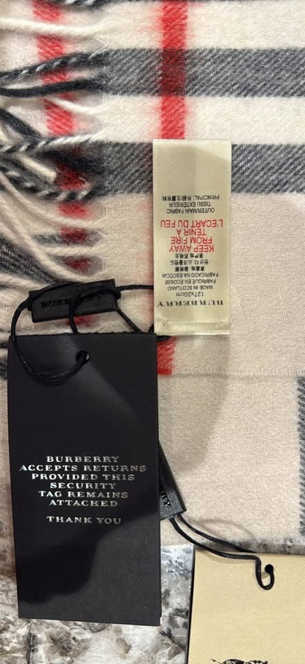 Burberry children Scarf - photo 3