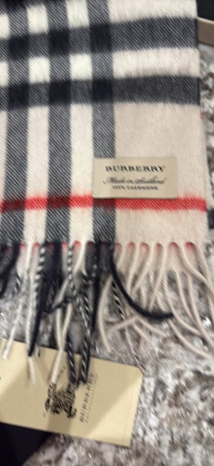 Burberry children Scarf - photo 5
