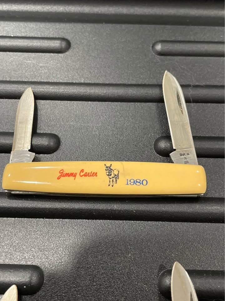 Vintage Set of 1980 Ronald Reagan and Jimmy Carter Pocket Knives - photo 4