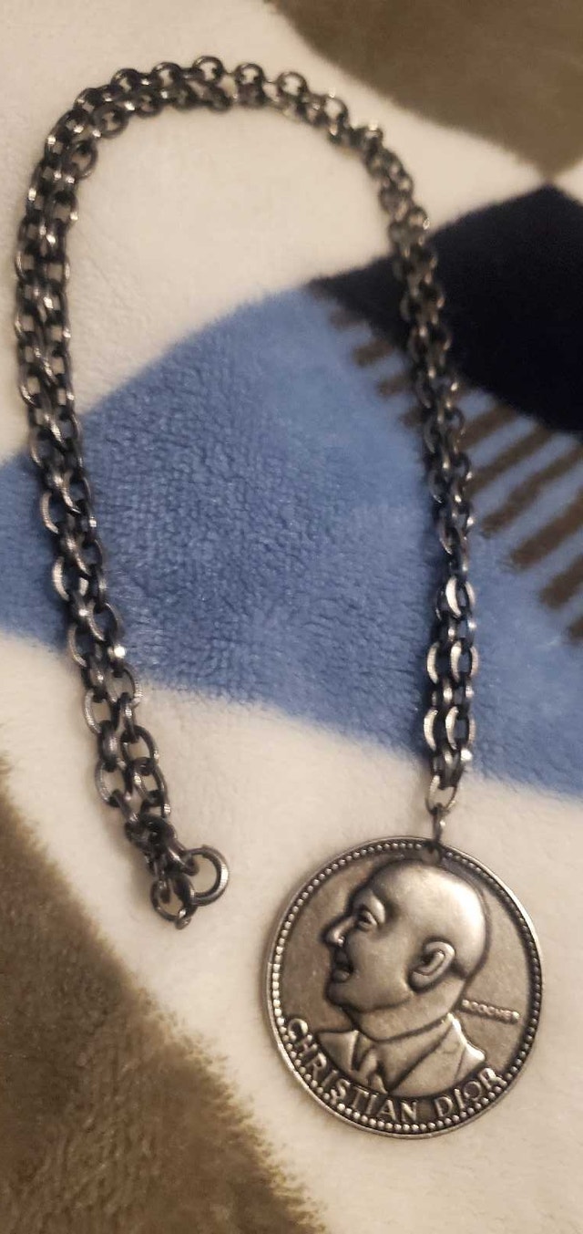 christian dior pendant
