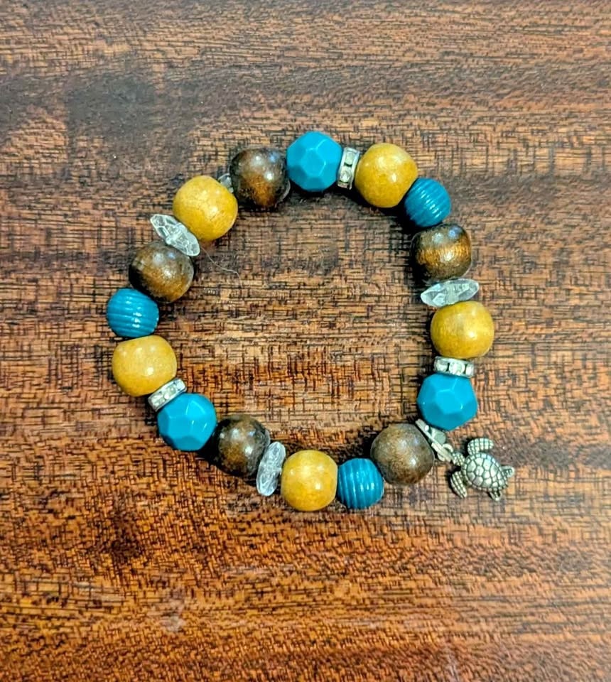 Lots of Different Bracelets! Swipe Pictures to See More!