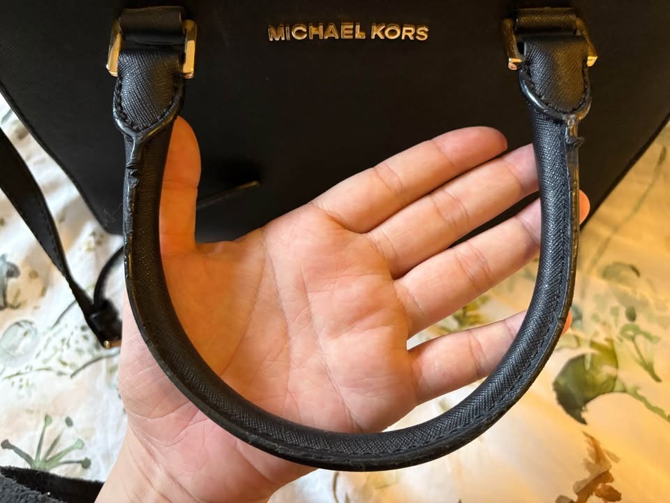 Michael Kors Selma Medium Luxury Handbag Black - photo 5