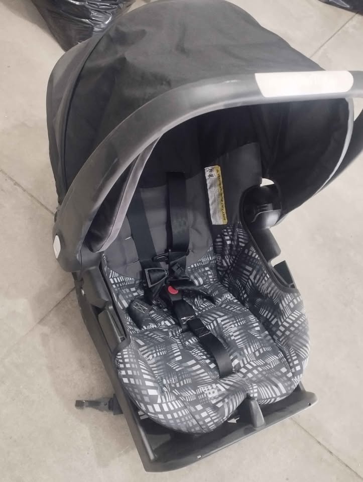 I am selling a baby chair - photo 2