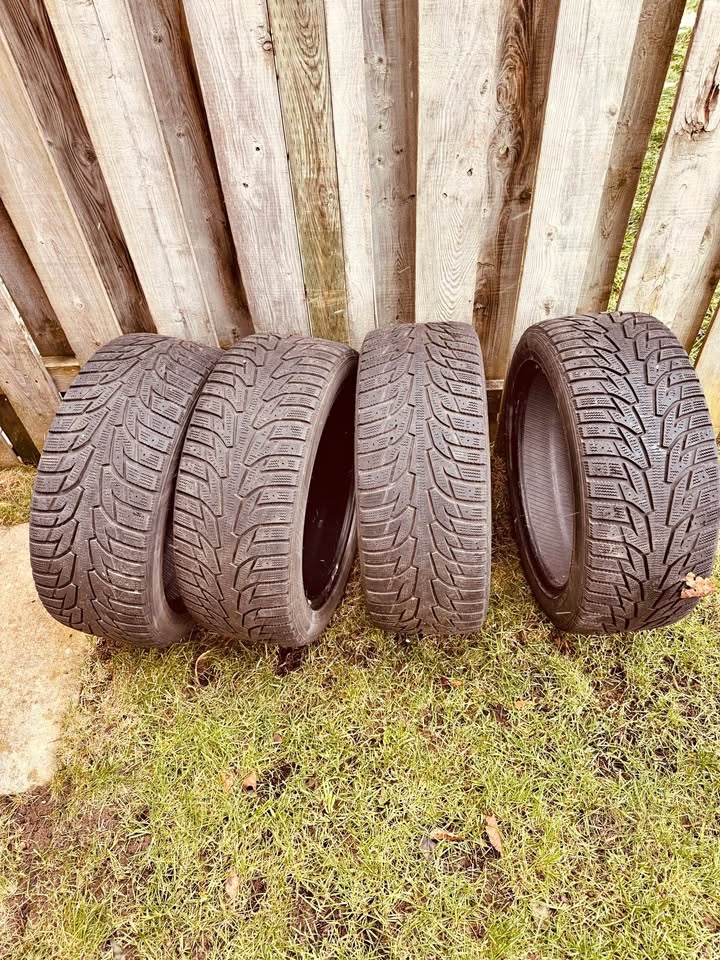 Hankook Winter i*Pike Tires 245/45/18