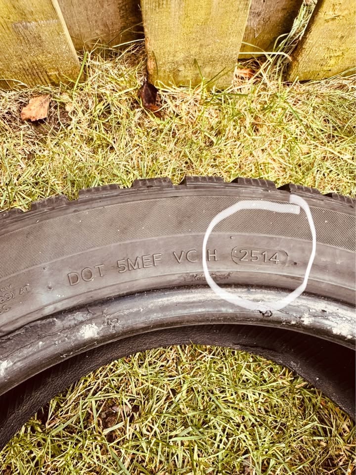 Hankook Winter i*Pike Tires 245/45/18 - photo 4