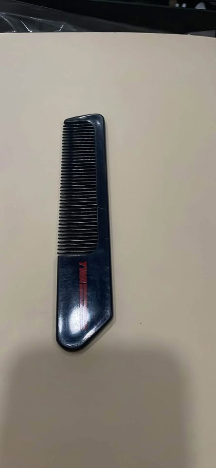 Vintage TWA Comb Advertisement - photo 2