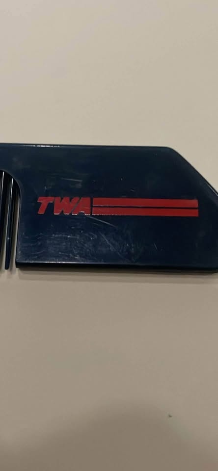 Vintage TWA Comb Advertisement - photo 4