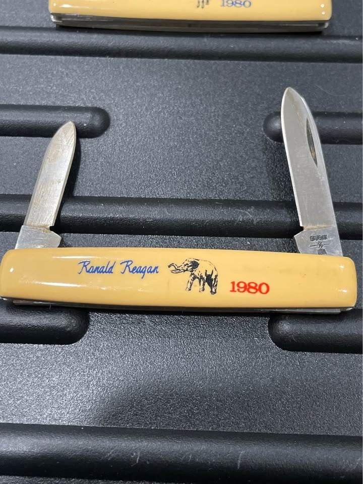 Vintage Set of 1980 Ronald Reagan and Jimmy Carter Pocket Knives - photo 3
