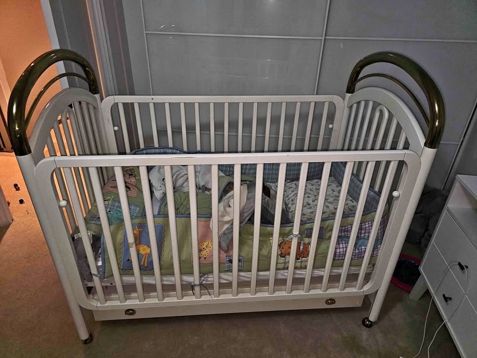 Baby crib and matress